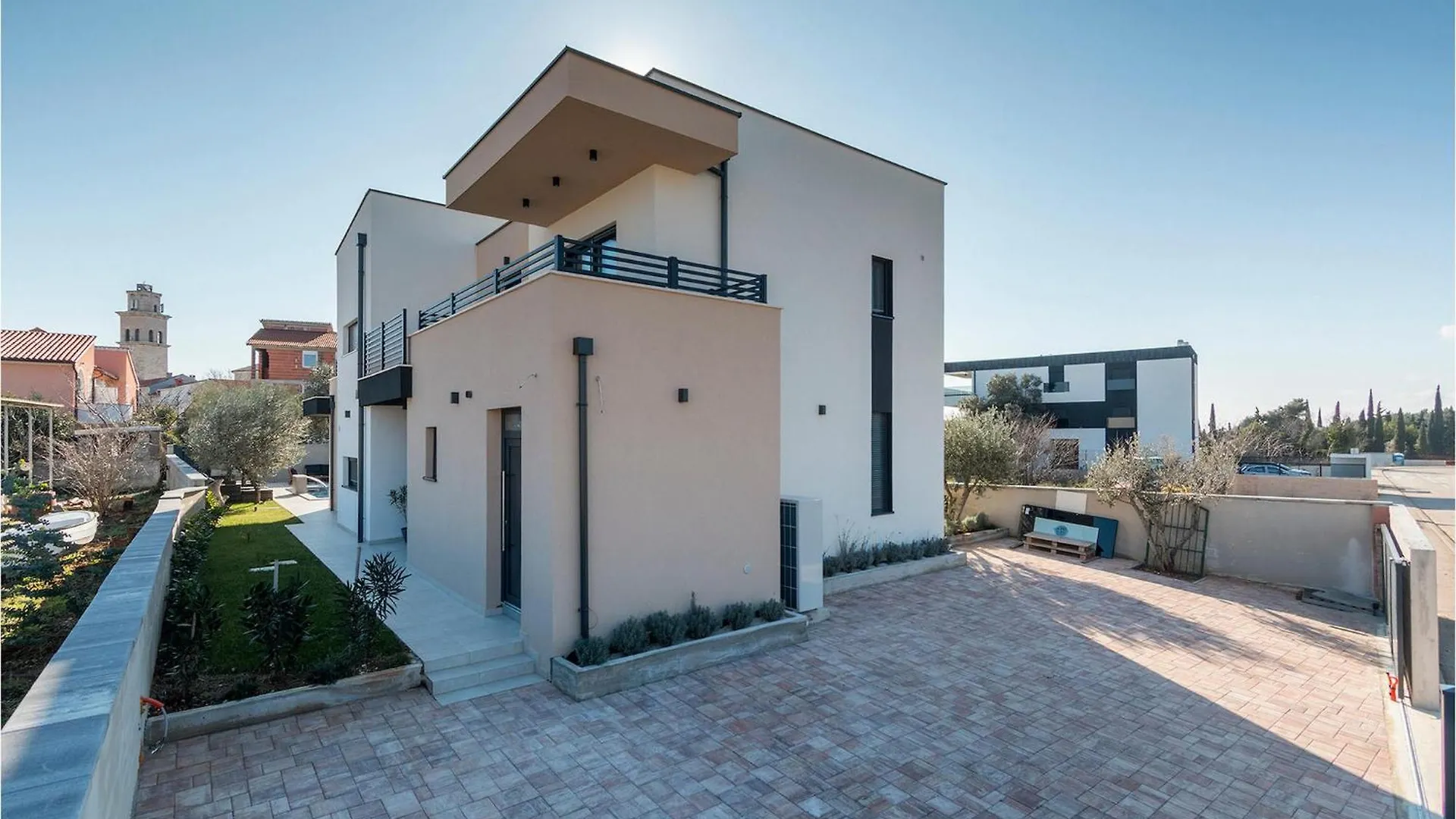Villa M Premantura contacts